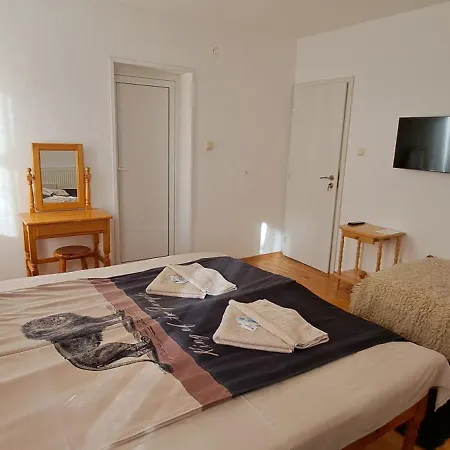 Gæstehus пъстрина