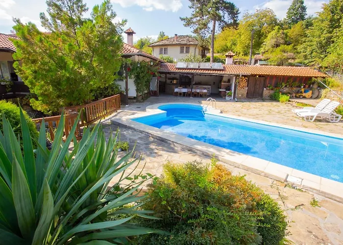 Gæstehus пъстрина 3*